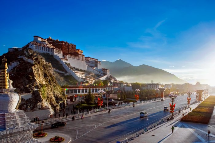 Laluan Nepal-Tibet-tanah besar China-Laos perjalanan jalan raya