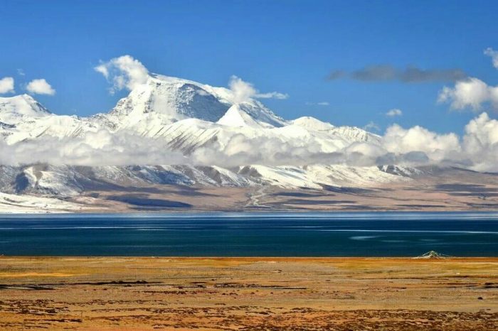 Mongolie terrestre – Chine – Népal conduisant le voyage sur la route