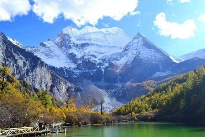 Terbang & menunggang motosikal Tour: Sichuan West dan Tibet County di Yunnan