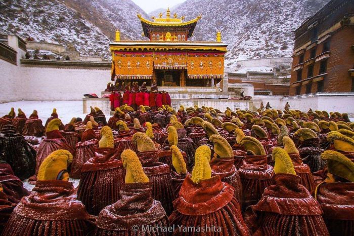 Fly и ездить мотоцикл тур: Пересечение Амдо тибетской области из Чэнду в Синь