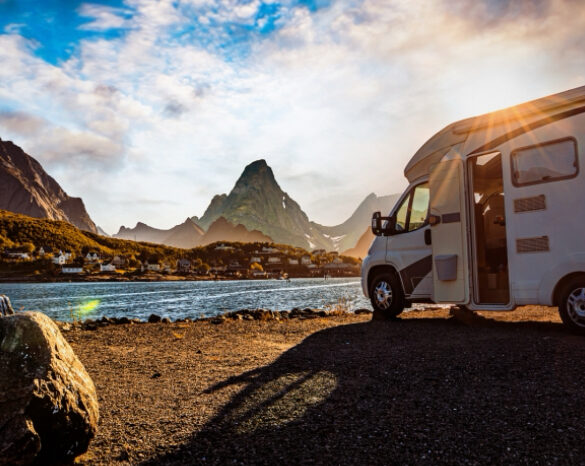 Kangaroo Iveco Class C 6-Seater 5-Berth Double Slide-out – RV, Camper, Rental and Travel
