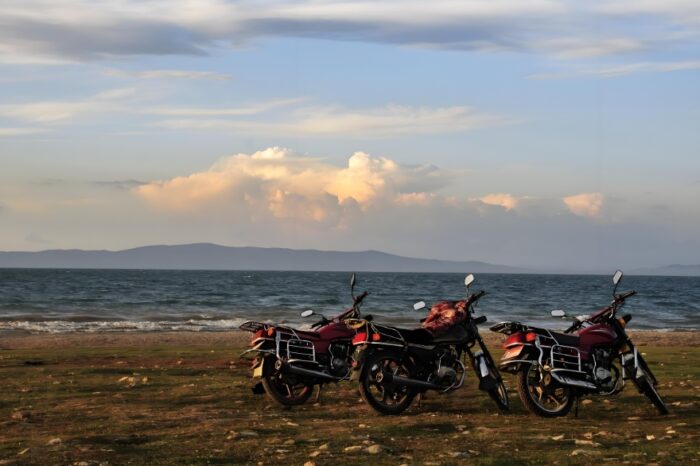 11-Day Motorcycle Riding Itinerary – Qinghai-Gansu Loop, a Feast of Colors