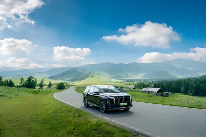 Hongqi HS7 4WD – SUV, Rental and Road Trip