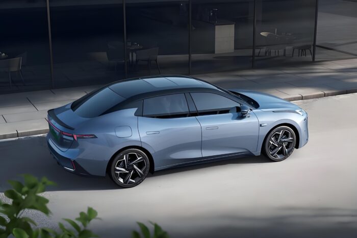 Lynk & Co 07 EM-P Mid-size SUV – EV, Rental and Road Trip