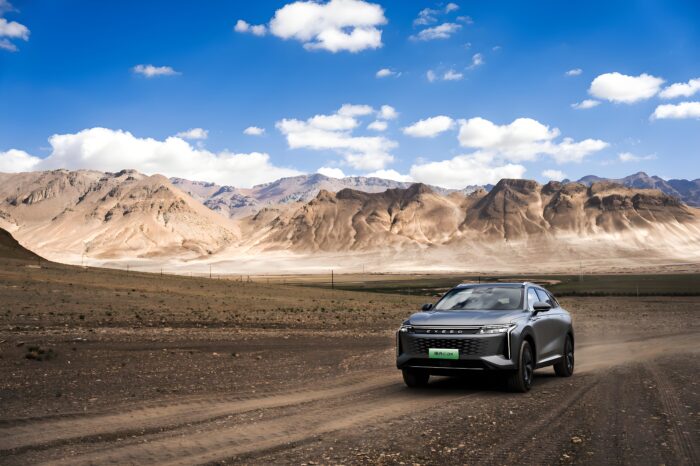 EXEED Yaoguang C-DM Mid-size SUV – EV, Rental and Road Trip