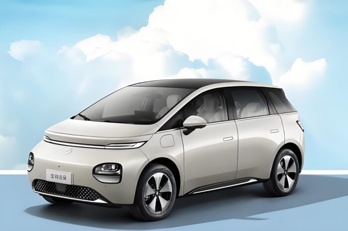 SAIC-GM-Wuling Cloud Compact Car – EV, Rental and Road Trip