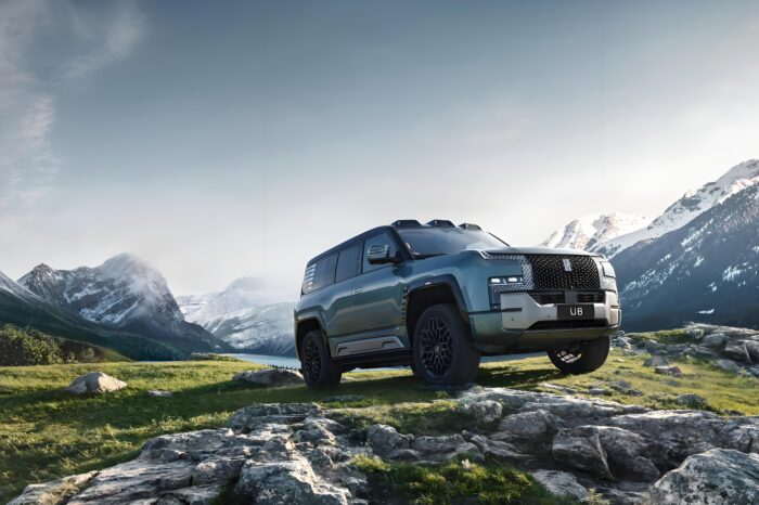 Yangwang U8 Large SUV – EV, Rental and Road Trip