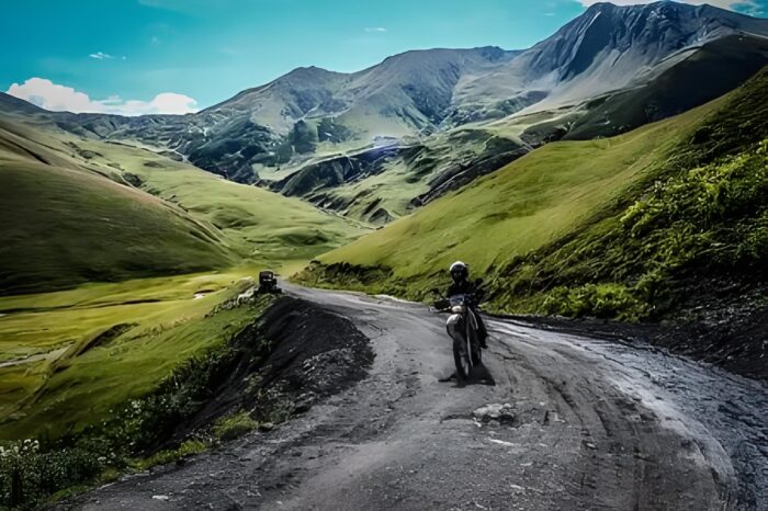 8-Day Motorcycle Riding Itinerary – Southern Silk Road (The Ancient Shudao Path)