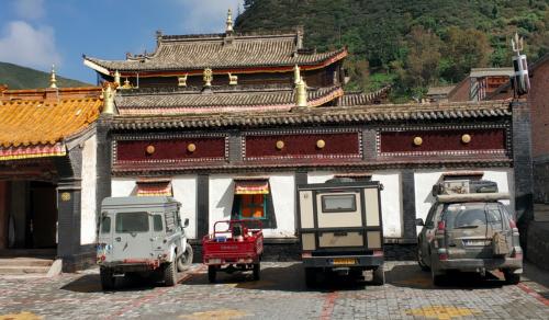 Driving through Tibet with own car